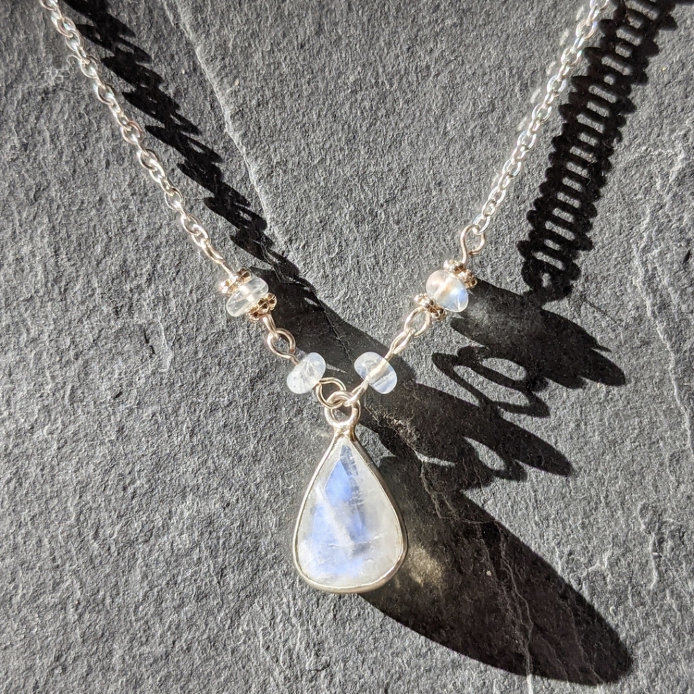 🦋LAST🦋 NWT Bentley & Lo Sterling Silver Plated Moonstone Pendant Necklace